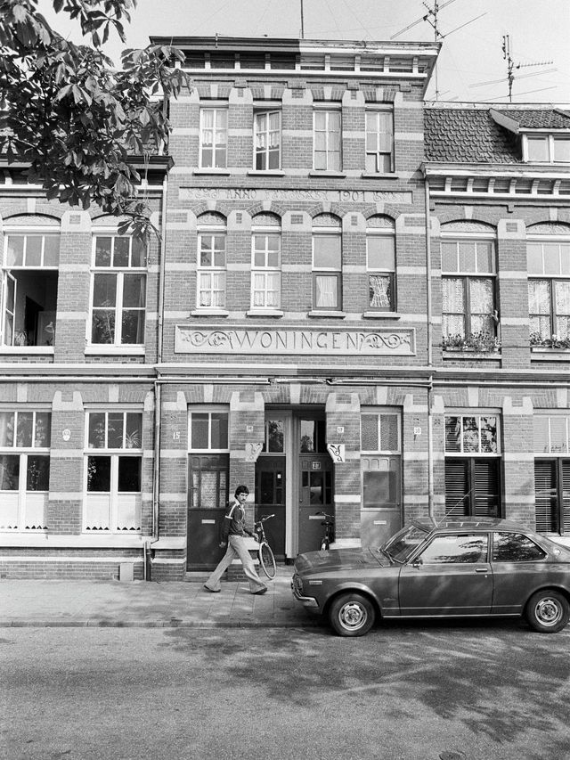 De woningen op Maijweg 15/16/17/18 in 1979.