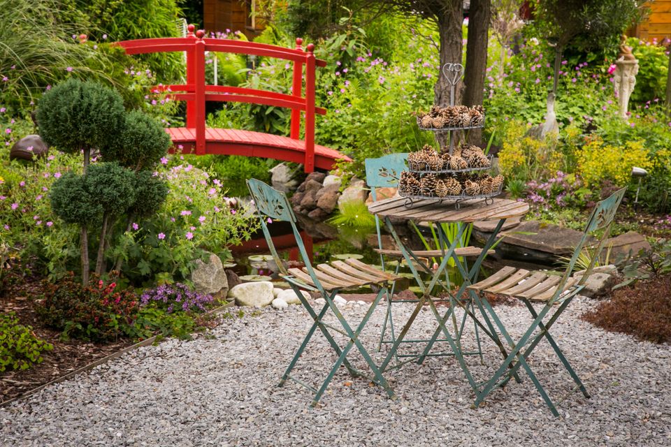 tafel en stoelen