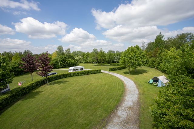 Camping De Oosterweide plek 1,2,3 26 & 27
