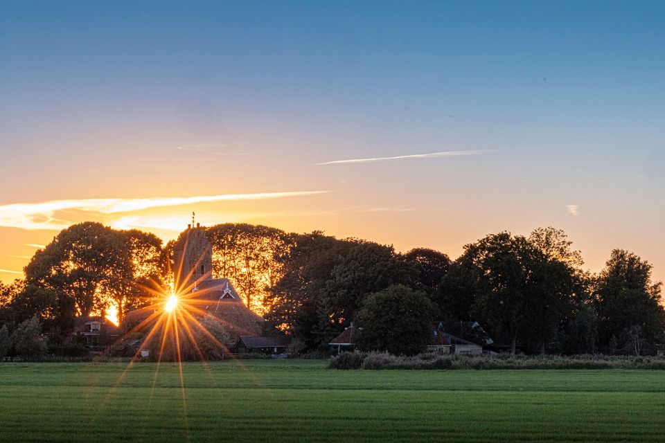 Zonsondergang bij Lytsewierrum