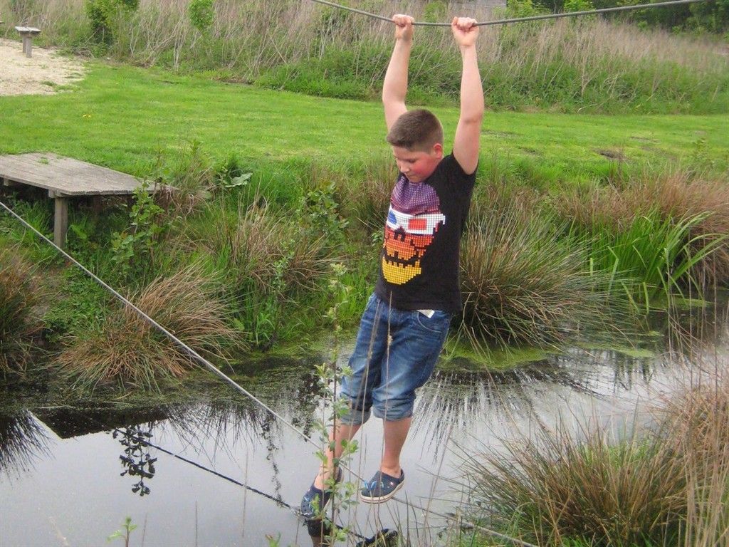 Toon Kortooms Park Bungeldraad Blote Voetenpad