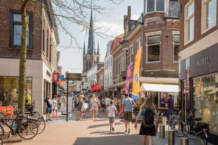 Het stadshart van Woerden, waar veel verschillende winkels, boetiekjes en ambachtelijke winkels te vinden zijn. perfect voor een dagje uit om te shoppen!