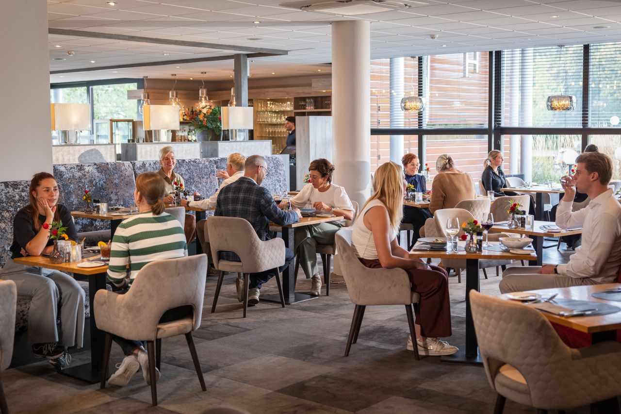 Binnenin het restaurant van Restaurant Hotel Asteria