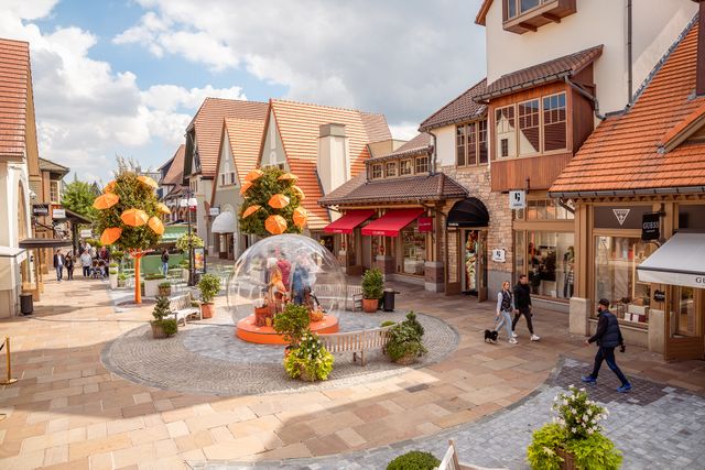 Outlet Maasmechelen Village