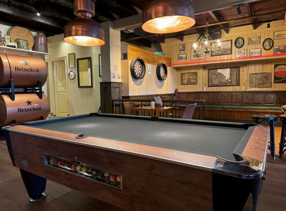 Pooltafel Piet de Leeuw