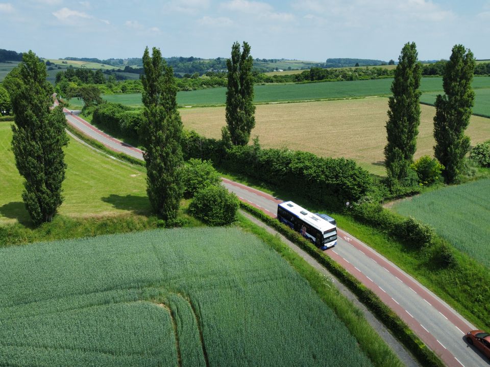 Bus Arriva door het heuvelland