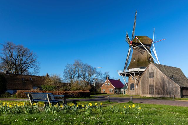 Dorp Havelte in Zuidwest-Drenthe met molen.