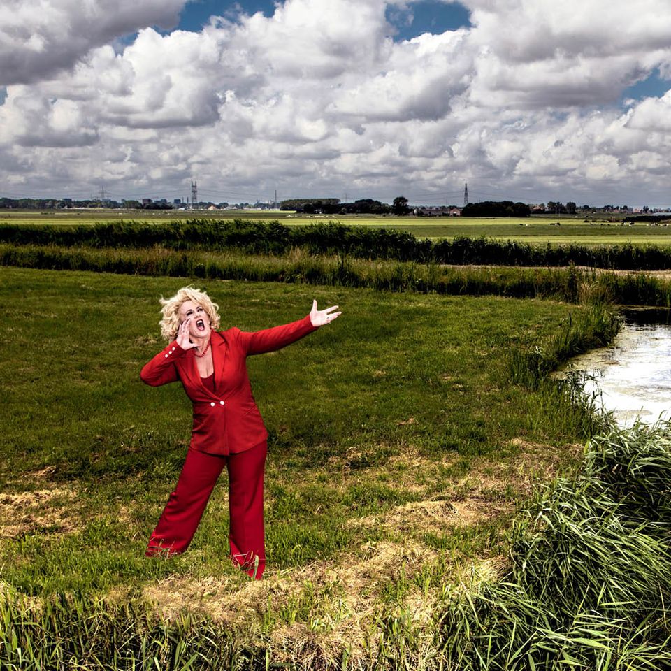 KARIN BLOEMEN