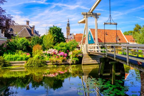 Uitzicht van De Kwakelbrug in Edam