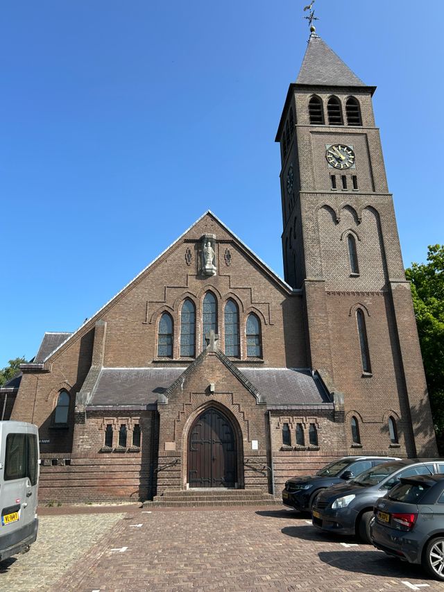 Heilige Willibrorduskerk in Middelbeers voorzijde