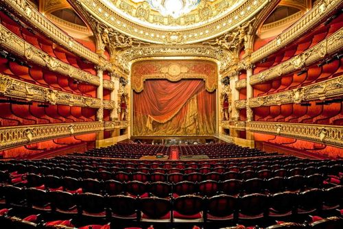 muziekzaal goud en rood