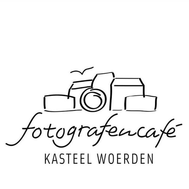 het logo van fotografencafé georganiseerd bij Kasteel Woerden