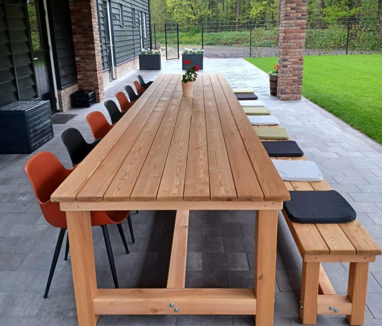 Groepsaccommodatie De Brabantse Nacht Deurne - Terras onder overkapping