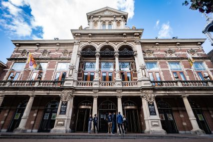 Voorgevel van de Stadsgehoorzaal