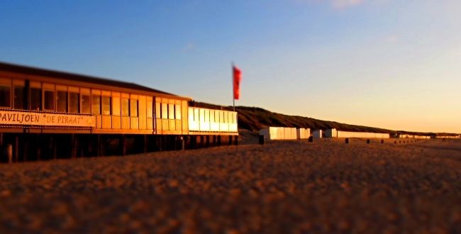 Strandpaviljoen de Piraat, Netherlands, Oostkapelle beach bar with view at the sea