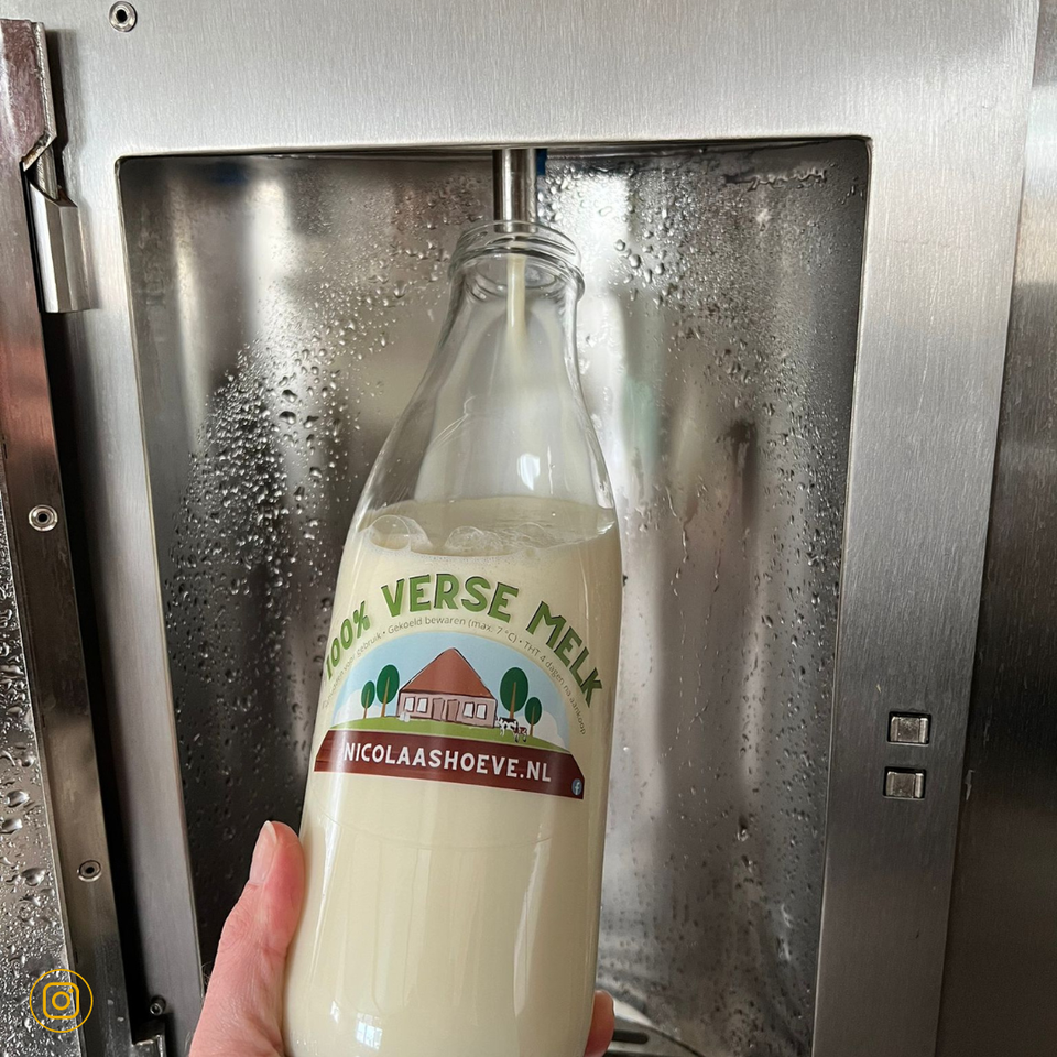 Melktap bij de Nicolaashoeve in De Beemster.