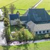 Klooster Westerhûs met op de achtergrond de buitenkapel