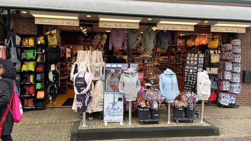 Winkel met souvenirs