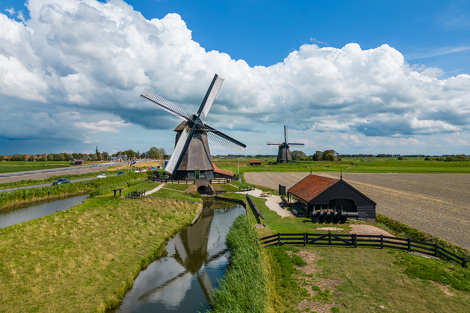 De Schermermolens in Schermerhorn in het Land van Leeghwater (Noord-Holland).