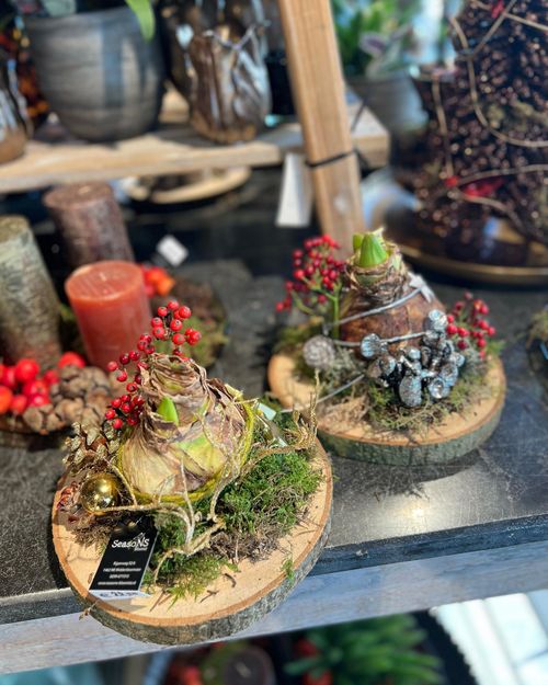 Kerststukjes van Seasons Bloemist