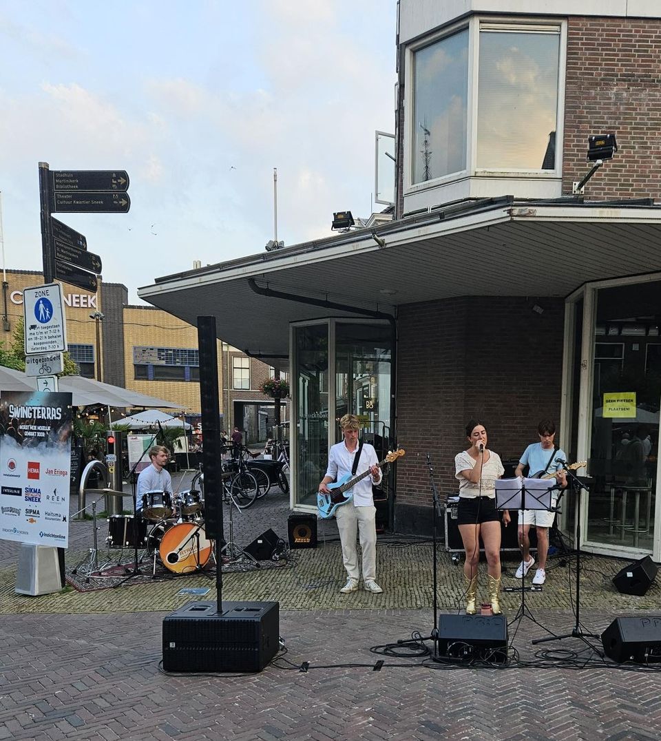 Swingterras met band BAM