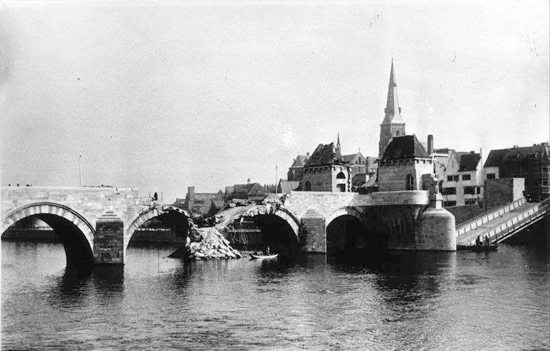 Sint-Servaas-Brücke Maastricht zerstört Mai 1944