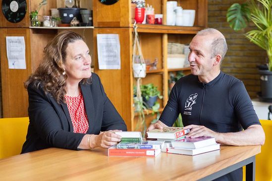 Boekenclub van Deirdre & Menno: over de autoritaire verleiding