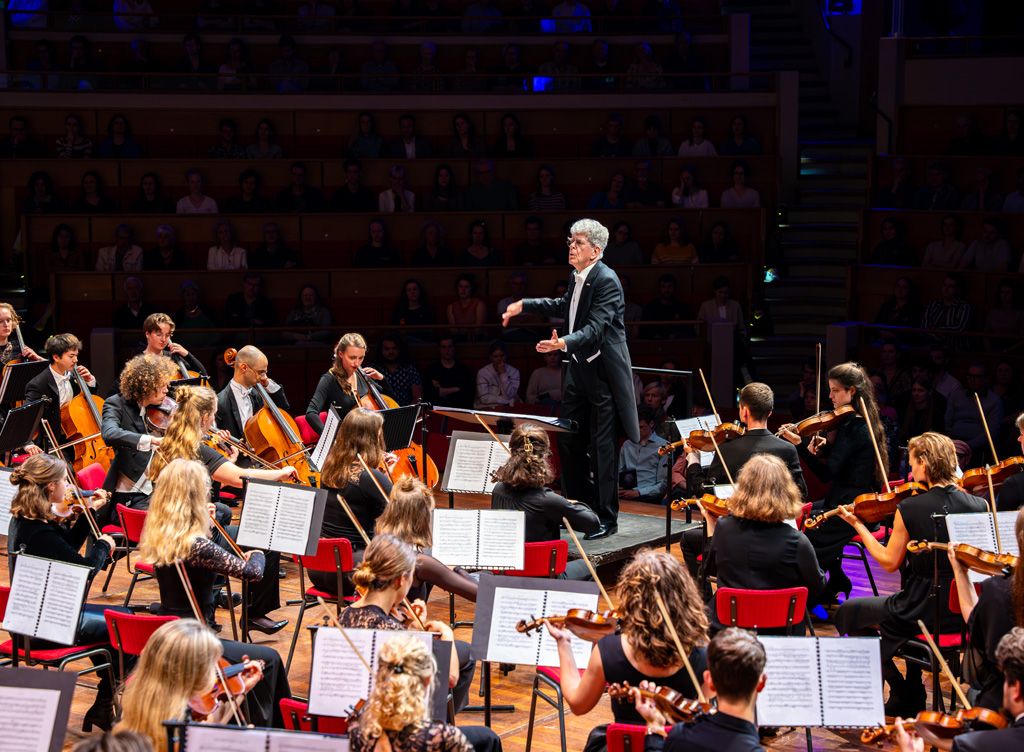 USConcert: Rachmaninov en Sjostakovitsj