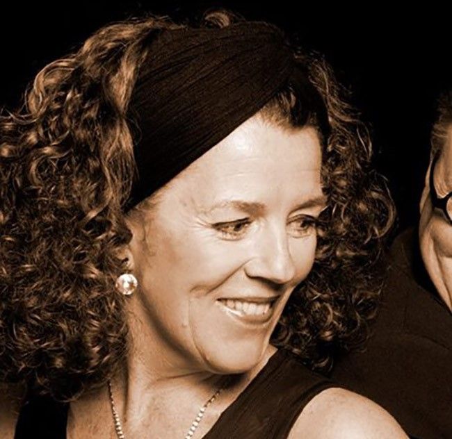 Jos van Beest ontvangt.. Mariëlle Koeman “Christmas Time Is Here”