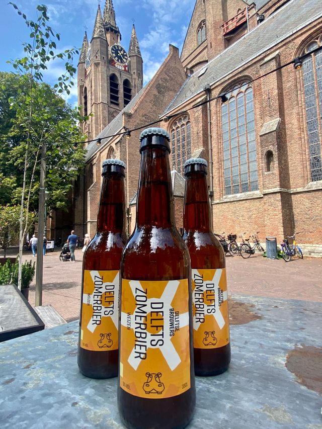 Delfts Zomerbier gepositioneerd voor de Oude Kerk