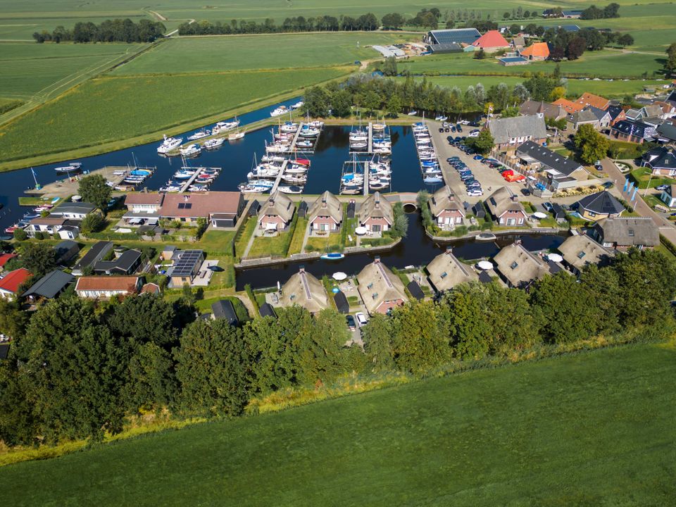 Recreatiepark in Idskenhuizen van bovenaf.