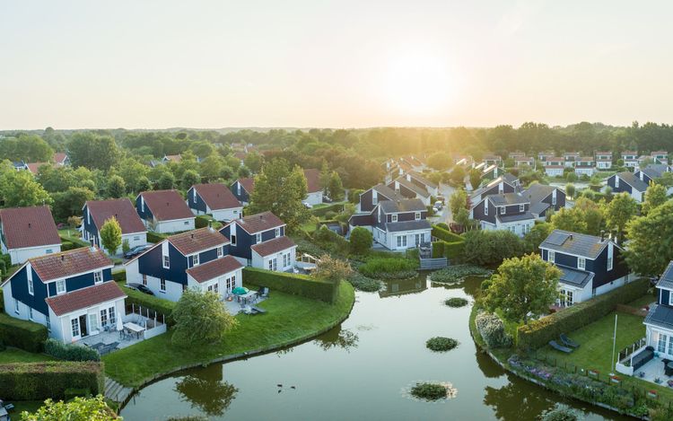 Op-Schouwen-Duiveland-Landal-Villapark-Livingstone-Foto-Vanuit-De-Lucht
