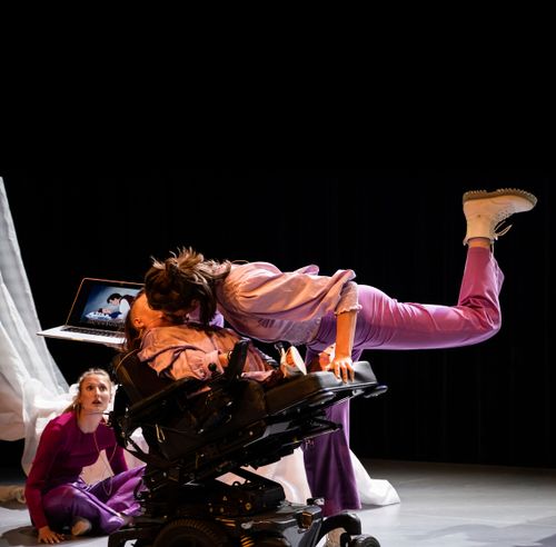 Mensen die aan het dansen zijn