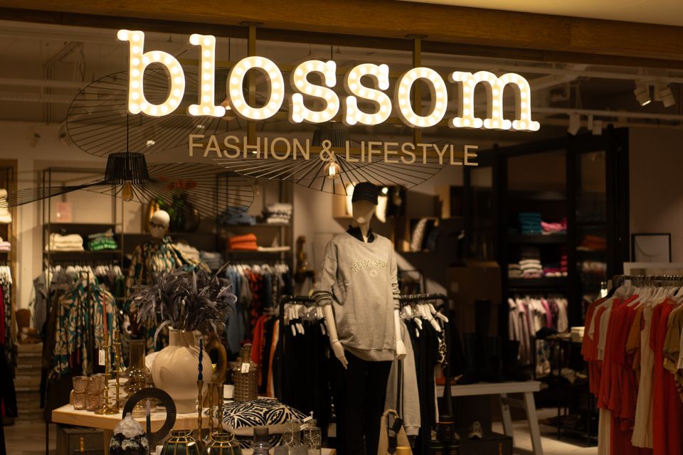 De etalage van Blossom Fasion & Lifetstyle in Purmerend