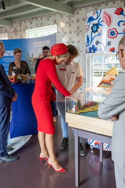 Maxima opent Museum en VVV Bezoekerscentrum Hindeloopen