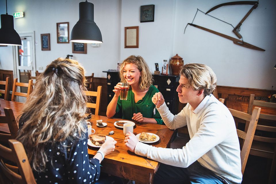Groepje vlaai eten Maastricht