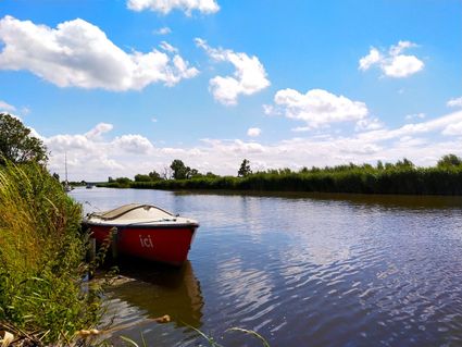 Foto van het Midden-Delfland. Dit is een prachtige open landschap wat dicht bij de grote steden Delft, Den Haag en Rotterdam ligt. Zoetermeer is de plek.