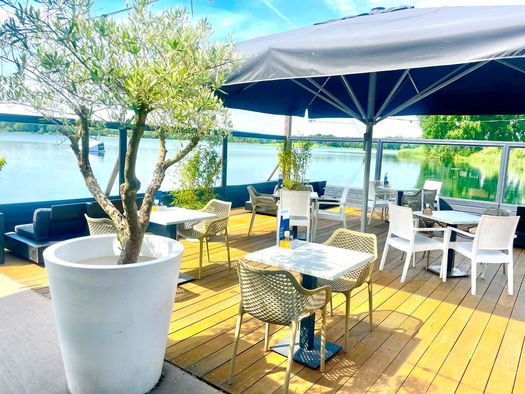 Terras Beachclub Stroombroek