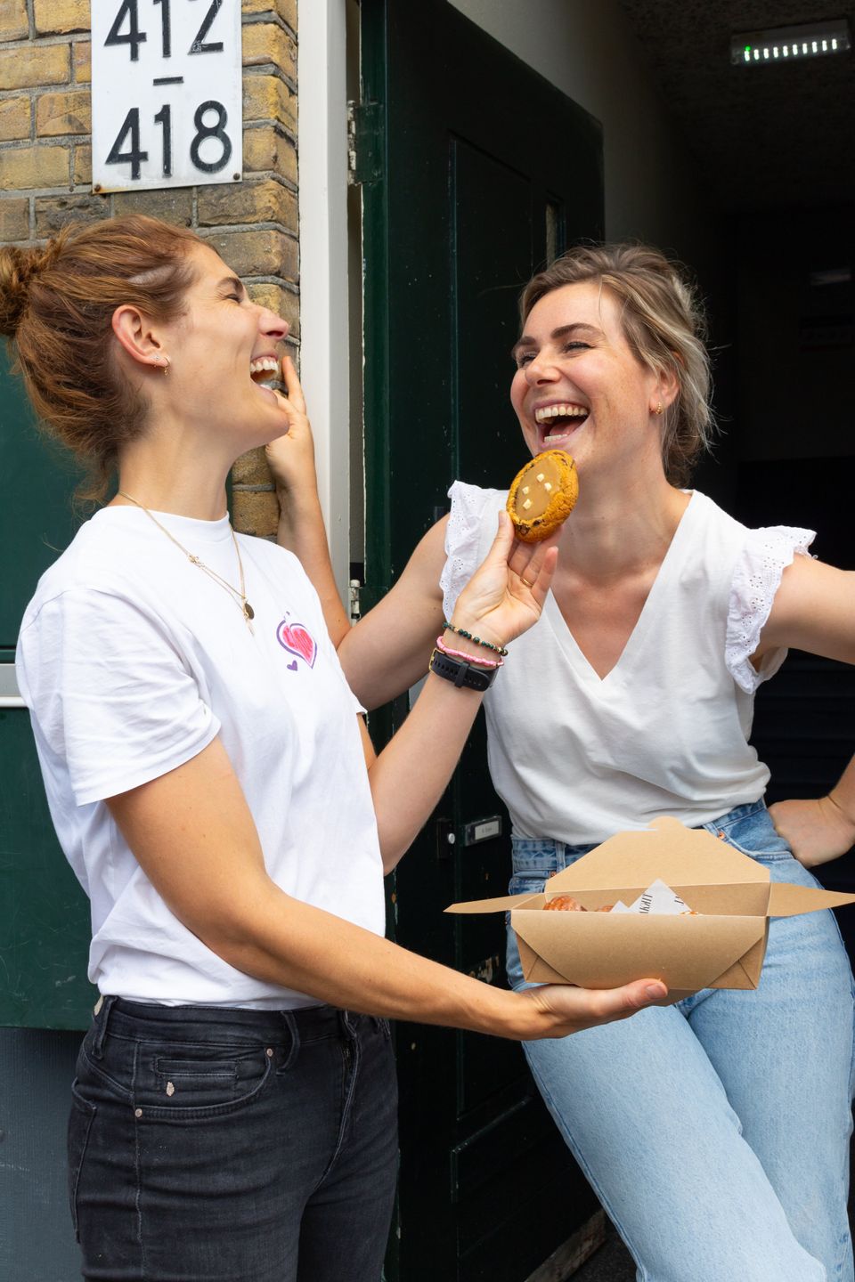 Oprichters Mercedes en Melissa van Bakkit