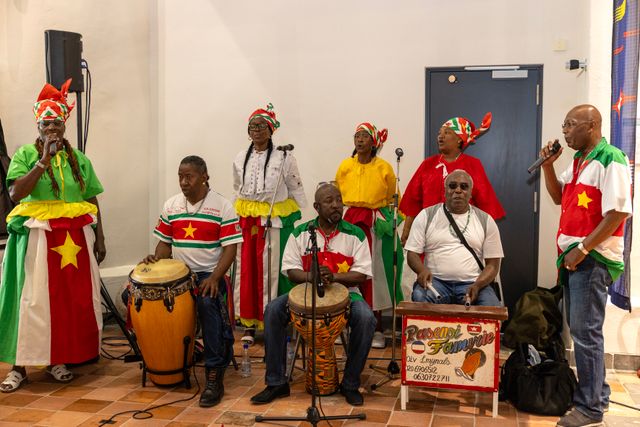 Muzikaal gezelschap Pasensi Famirie