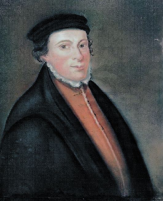 Portret van Jan de Bakker, de eerste predikant van de Lutherse Kerk in Woerden, in historische kleding met zwarte mantel en muts.
