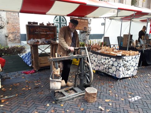 Oude ambachten tijdens markt