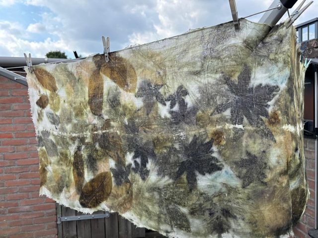 Ecoprint workshop in de herfst bij Atelier Westerwind