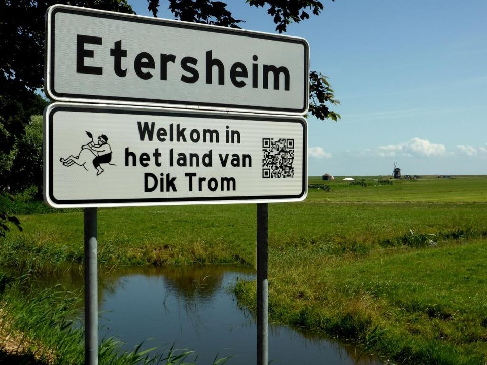 Welkomstbord van Het land van Dik Trom in Etersheim.