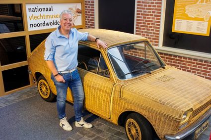 Johan Terpstra in Nationaal Vlechtmuseum.