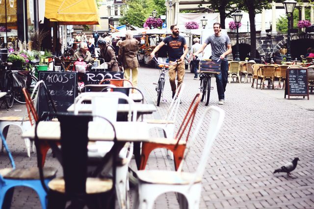 Fietsen van Bizon Events in centrum Leiden