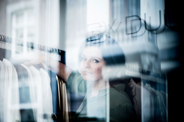 BY DUUT winkel Wyck Maastricht eigenaresse door raam