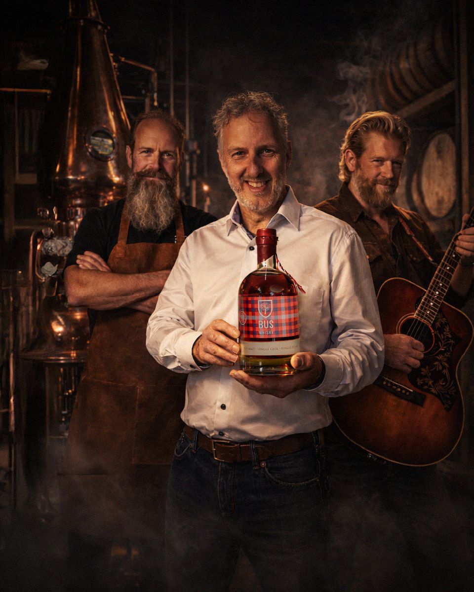 BUS Whiskey theatershow
