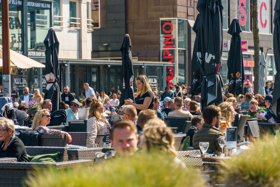 Start terrassenseizoen - Grote markt