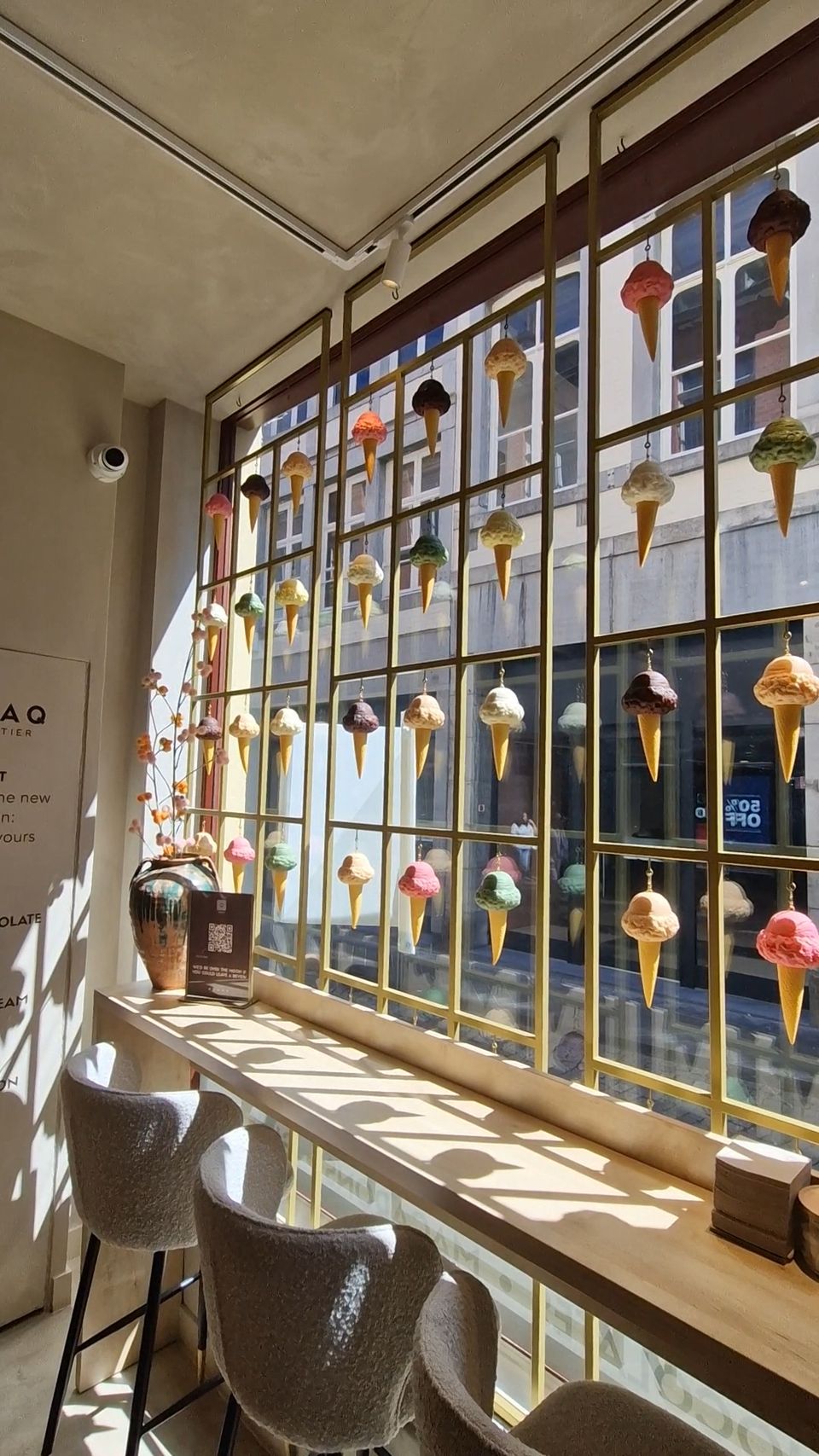 ice cream window madaq maastricht marketing